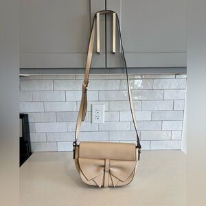 Gianni Bini Lucy Bone Bow Vegan Leather Crossbody Bag Purse Ivory Cream NWOT